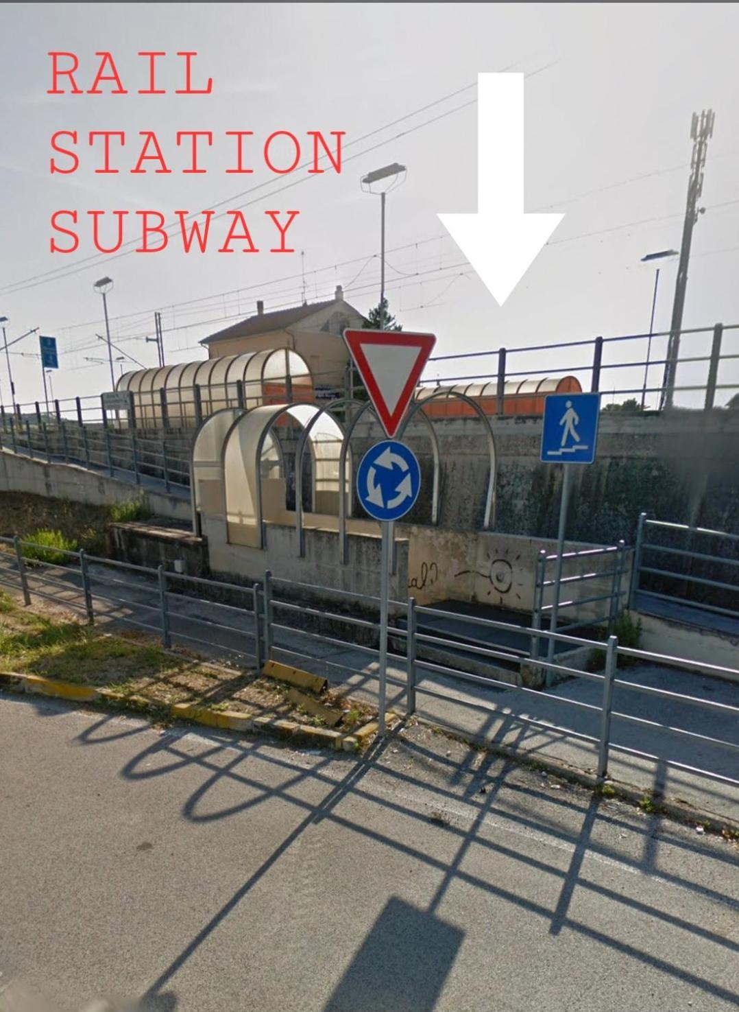 Al Castello - Aeroporto Delle Marche - Ancona Leilighet Falconara Marittima Eksteriør bilde